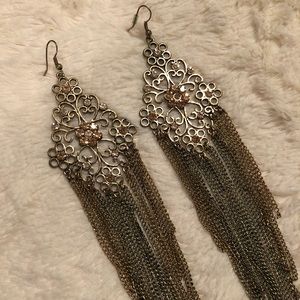 Gold/rustic color chandelier earrings ✨